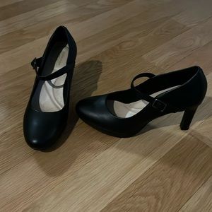 Black Clark’s heels with strap